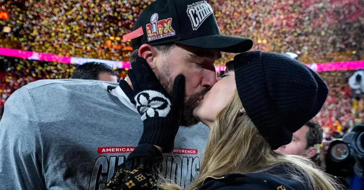 Taylor Swift shows up to support Travis Kelce for possible final home game