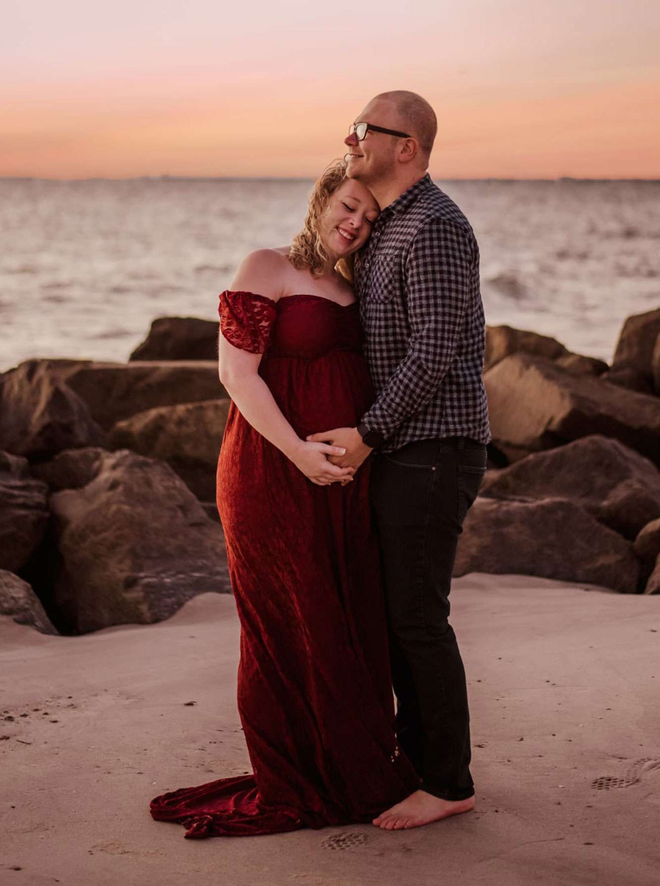 As Renee Nicole Good’s Body Was Returned Home, Her Family Revealed Devastating New Details — Now a Witness’s 911 Call Is Exposing the Truth Hidden for Two Weeks…