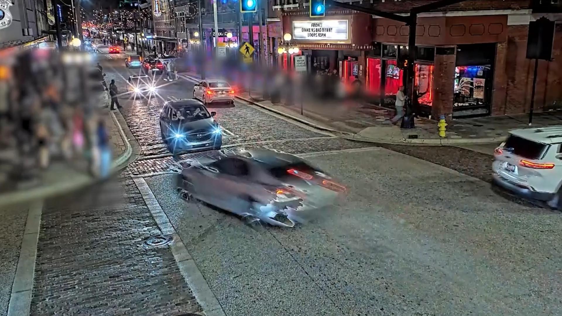 Camila Mendoza Olmos’s parents were devastated when they watched the video of their daughter’s boyfriend crashing into their family car and committing an unacceptable act, most shocking at the 9-second mark, which led to the girl’s death.