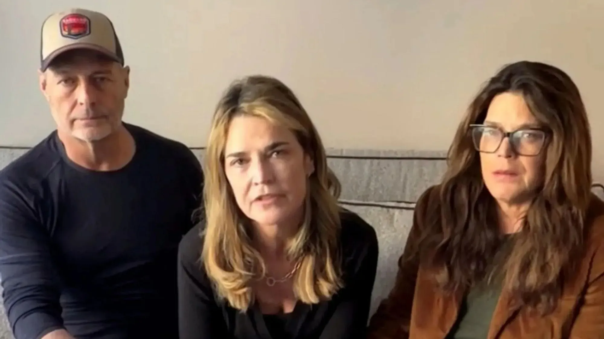 A Horrifying Find Behind the Home: Neighbors Report a Body Discovered Near the Fire Exit