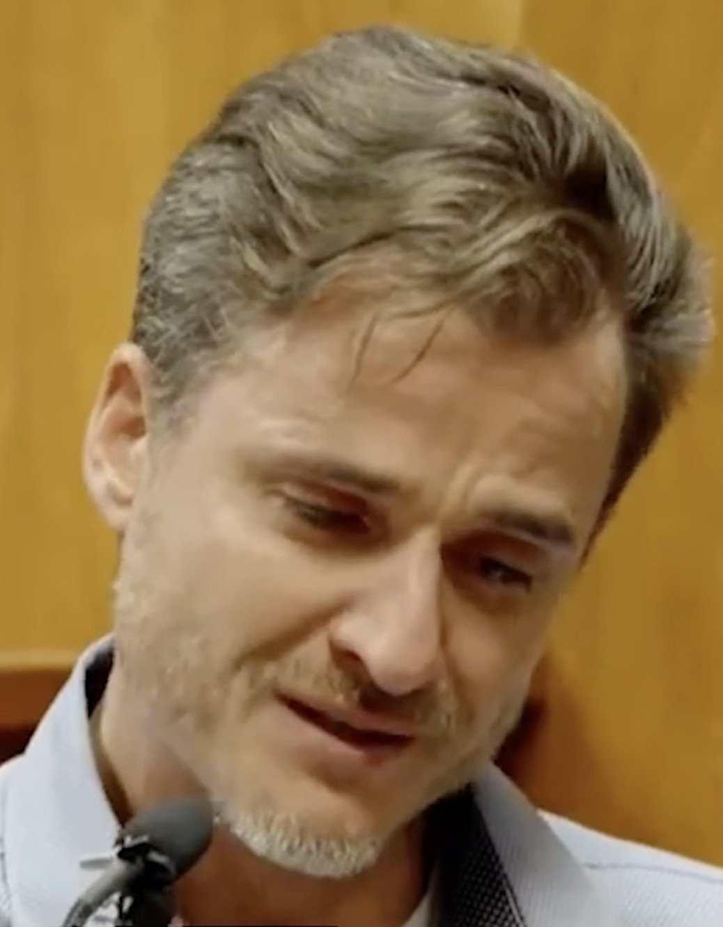 FINAL SESSION SHOCK: Gerhardt Konig embraced his defense team with a faint smile โ but what happened seconds later drew all eyes to his wife… ๐๐