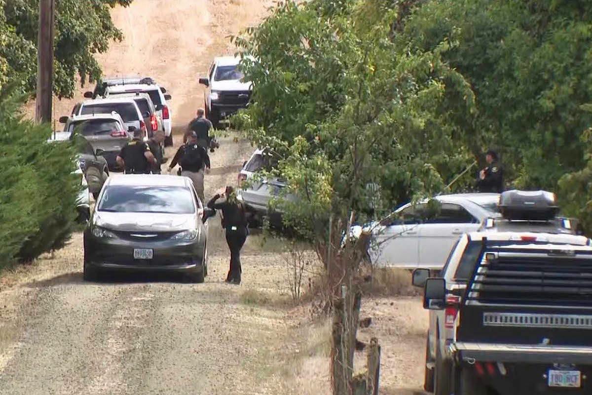 FiveAugust 22, in a rural property on NW Otis Lane, about 25 miles west of Portland, Oregon. people and four pets were found dead on Saturday,