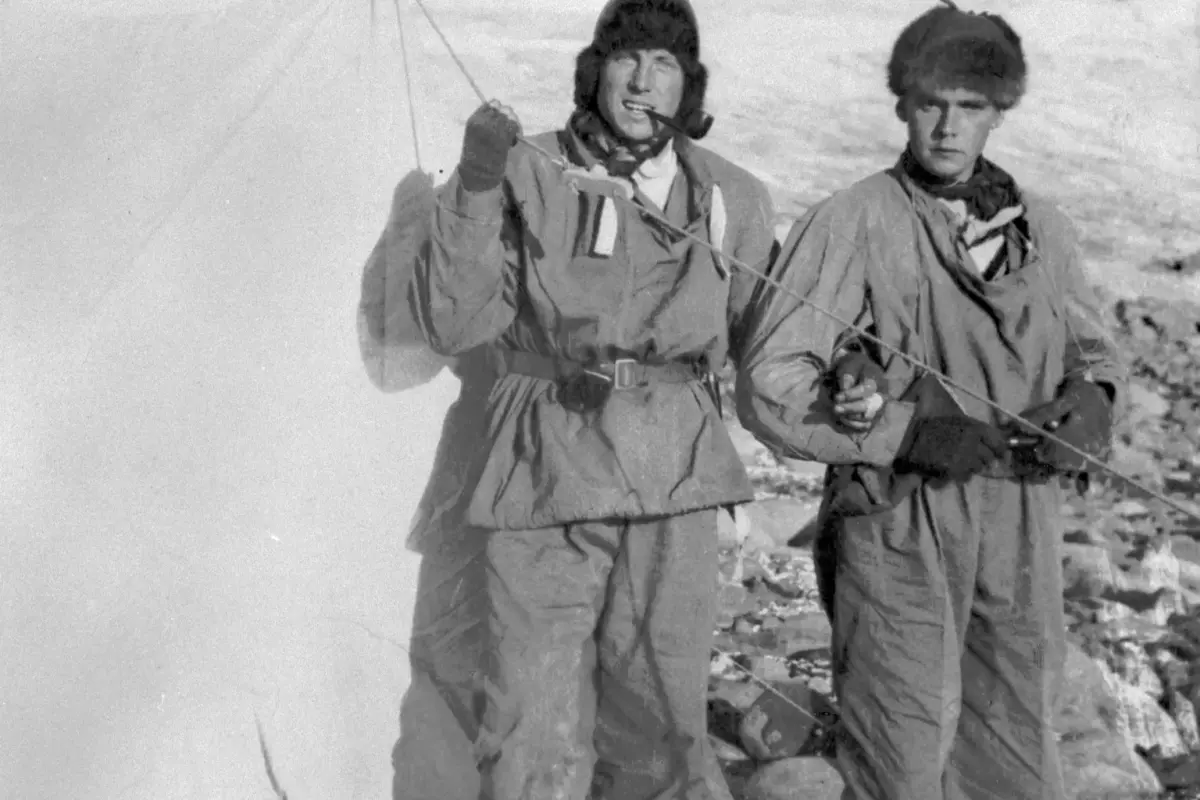 Mount Everest Kept a Climber’s Remains Hidden for 100 Years — The Haunting Discovery That Could Rewrite What We Know About the World’s Highest Peak
